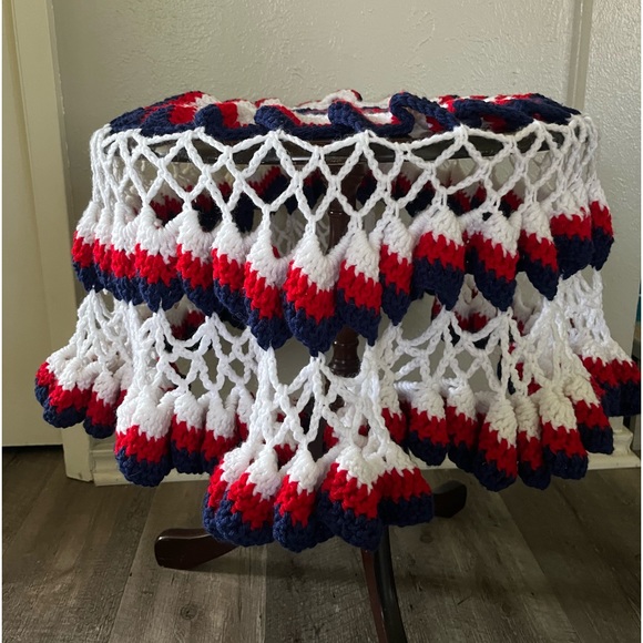 Handmade Ruffled Table Covering - Picture 3 of 5